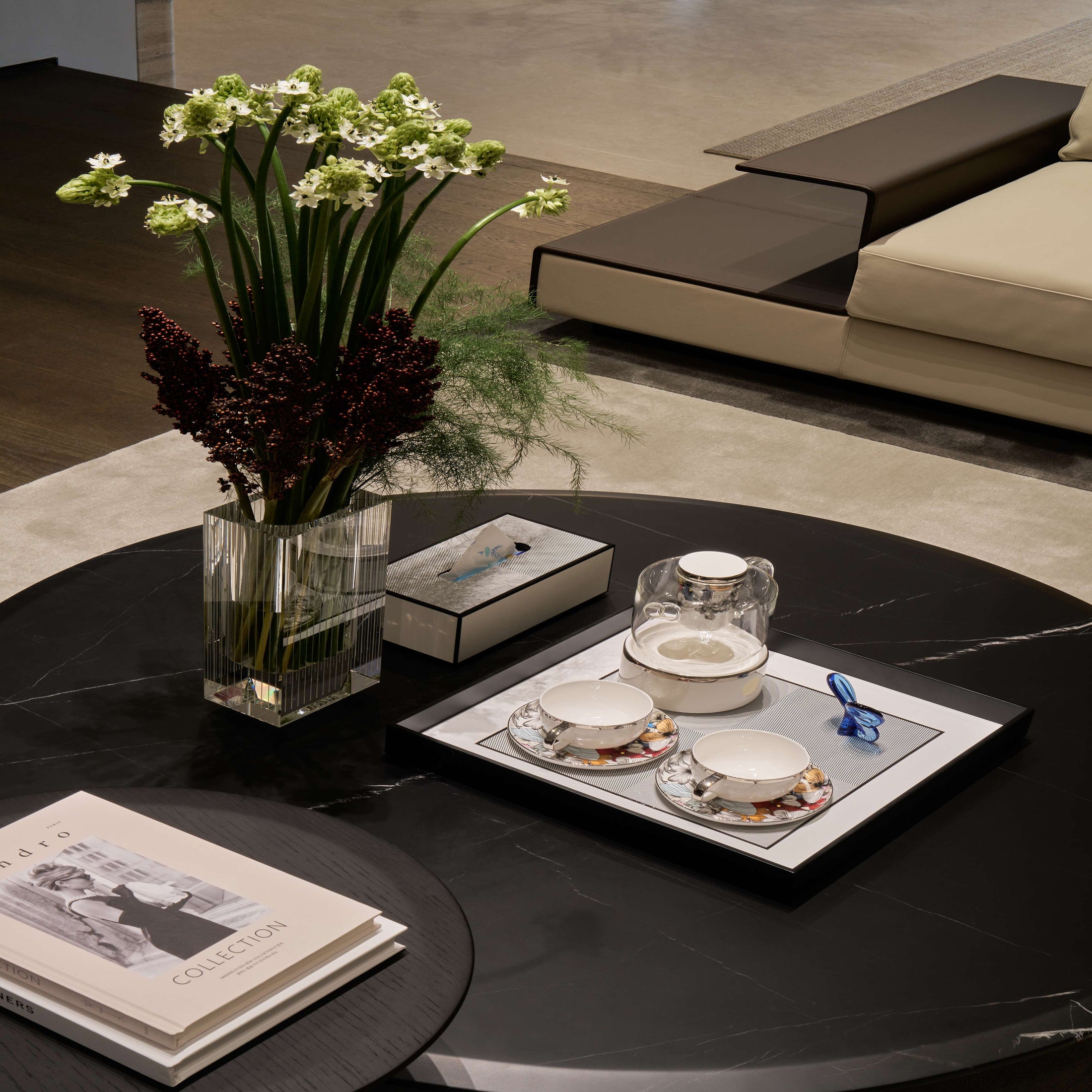 Optical Art Lacquered Square Tray-M