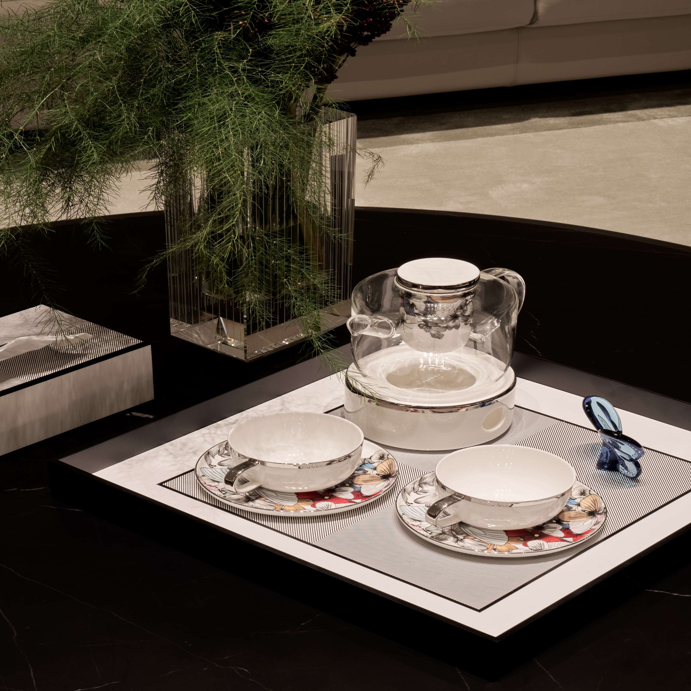 Optical Art Lacquered Square Tray-M