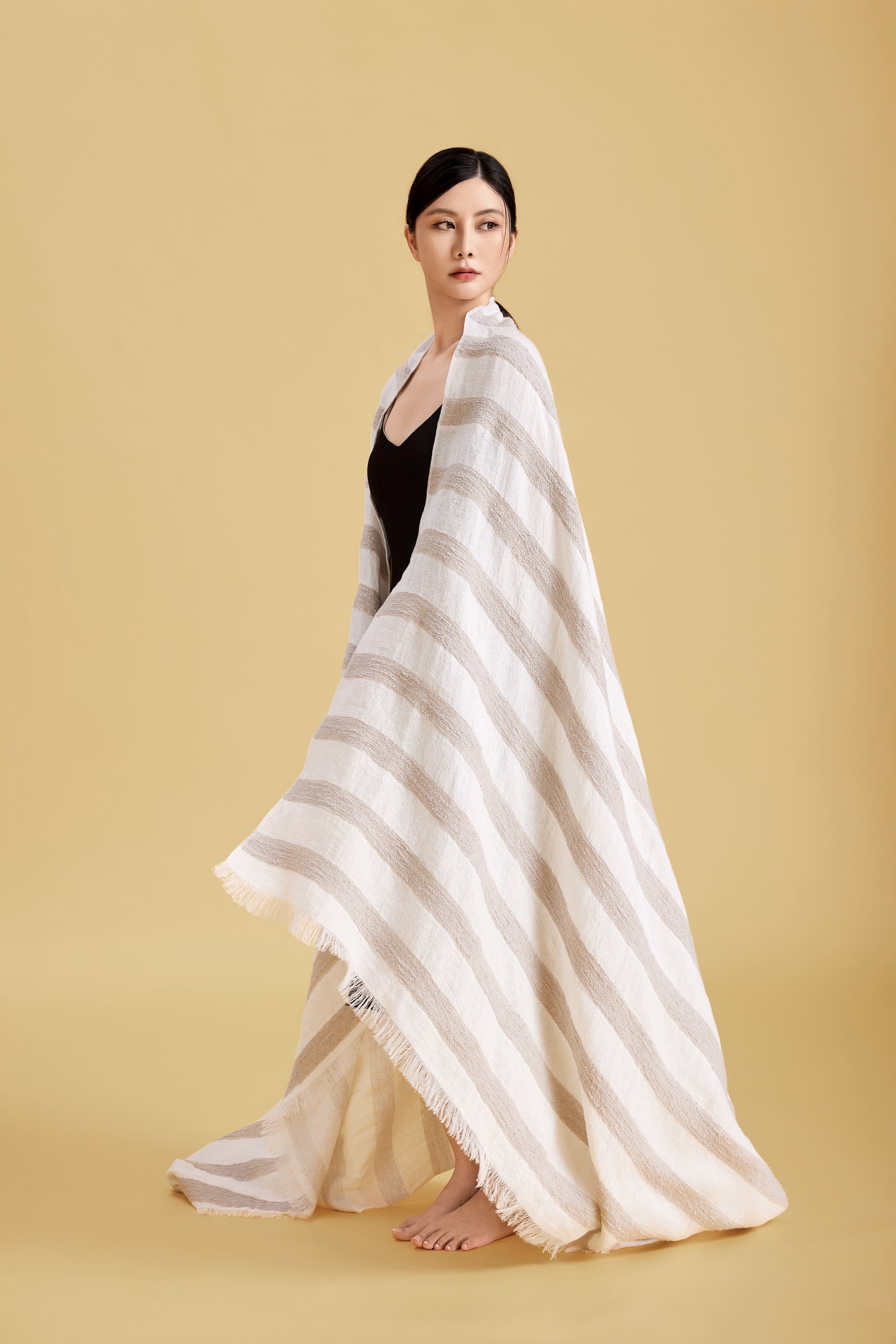 Mujie Linen Throw Blanket - Khaki