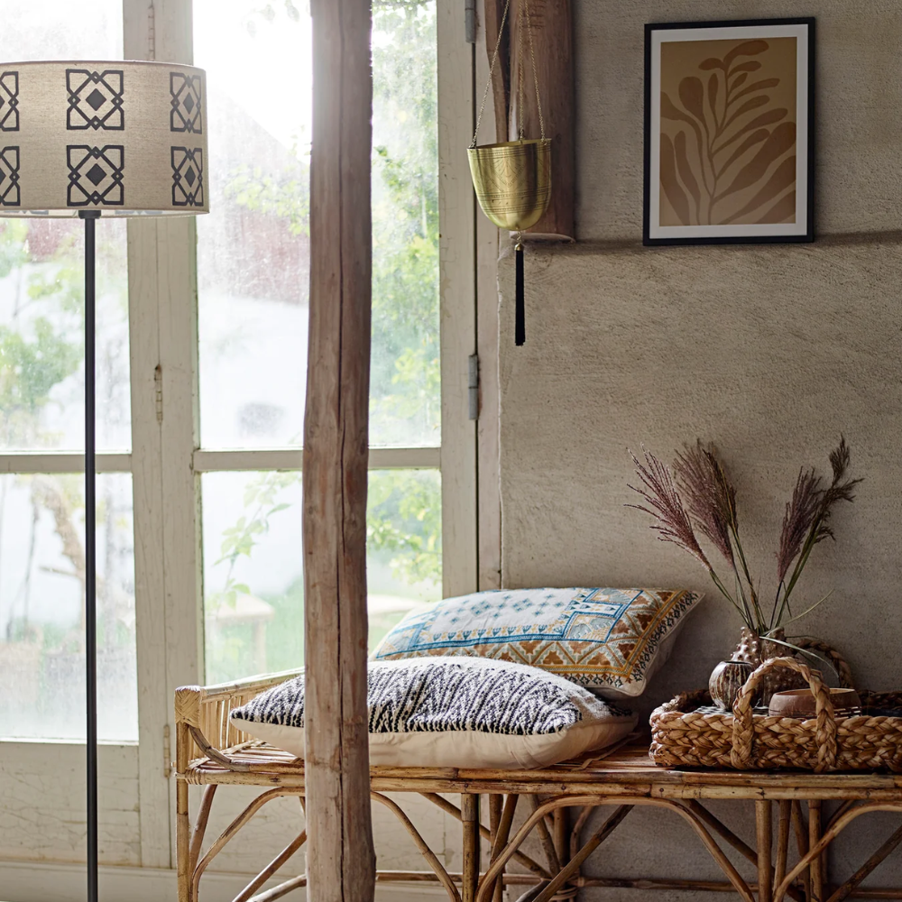 وسادة بلومينغفيل باللونين الأبيض والأسود