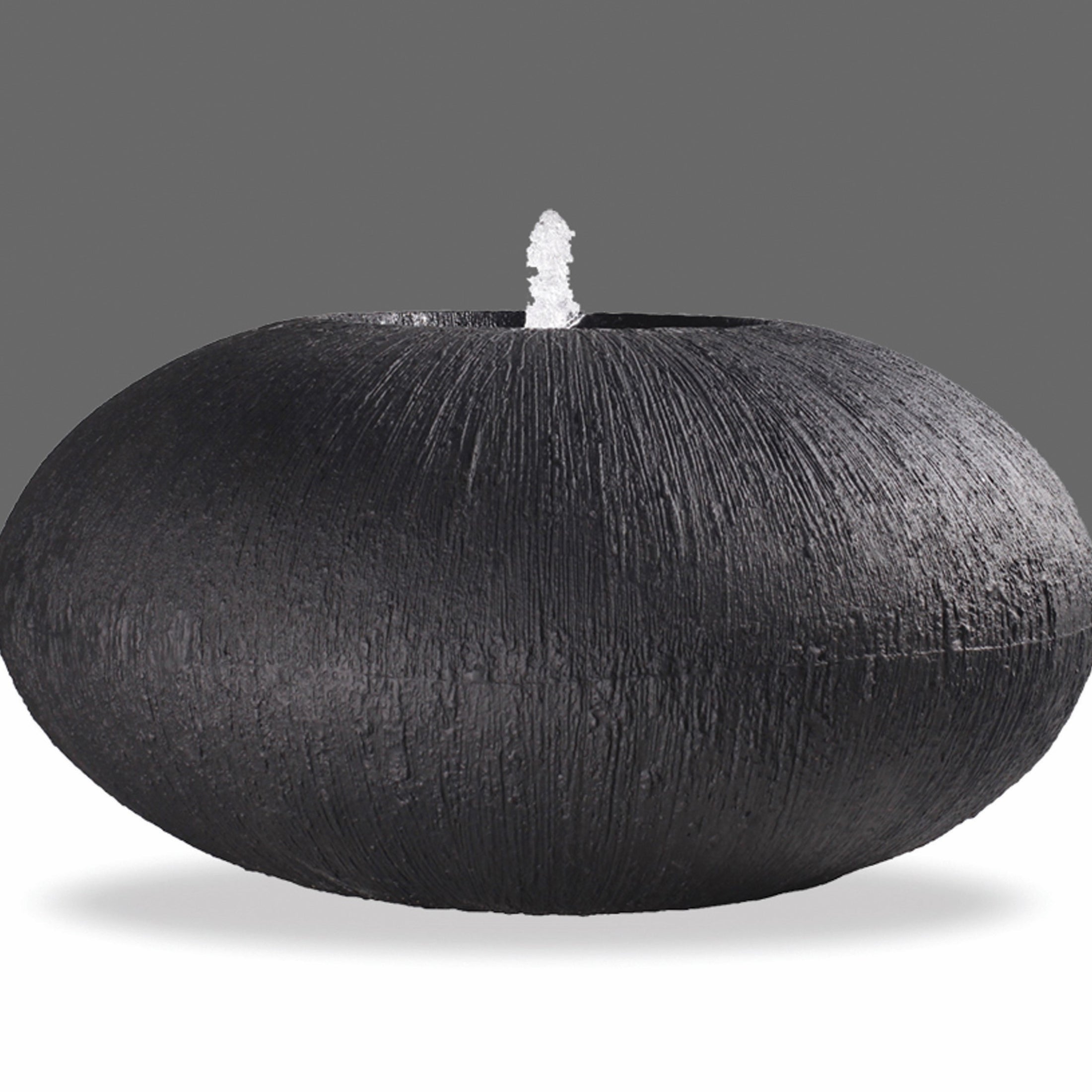 نافورة سوداء مستديرة من شركة GDR ENTERPRISE