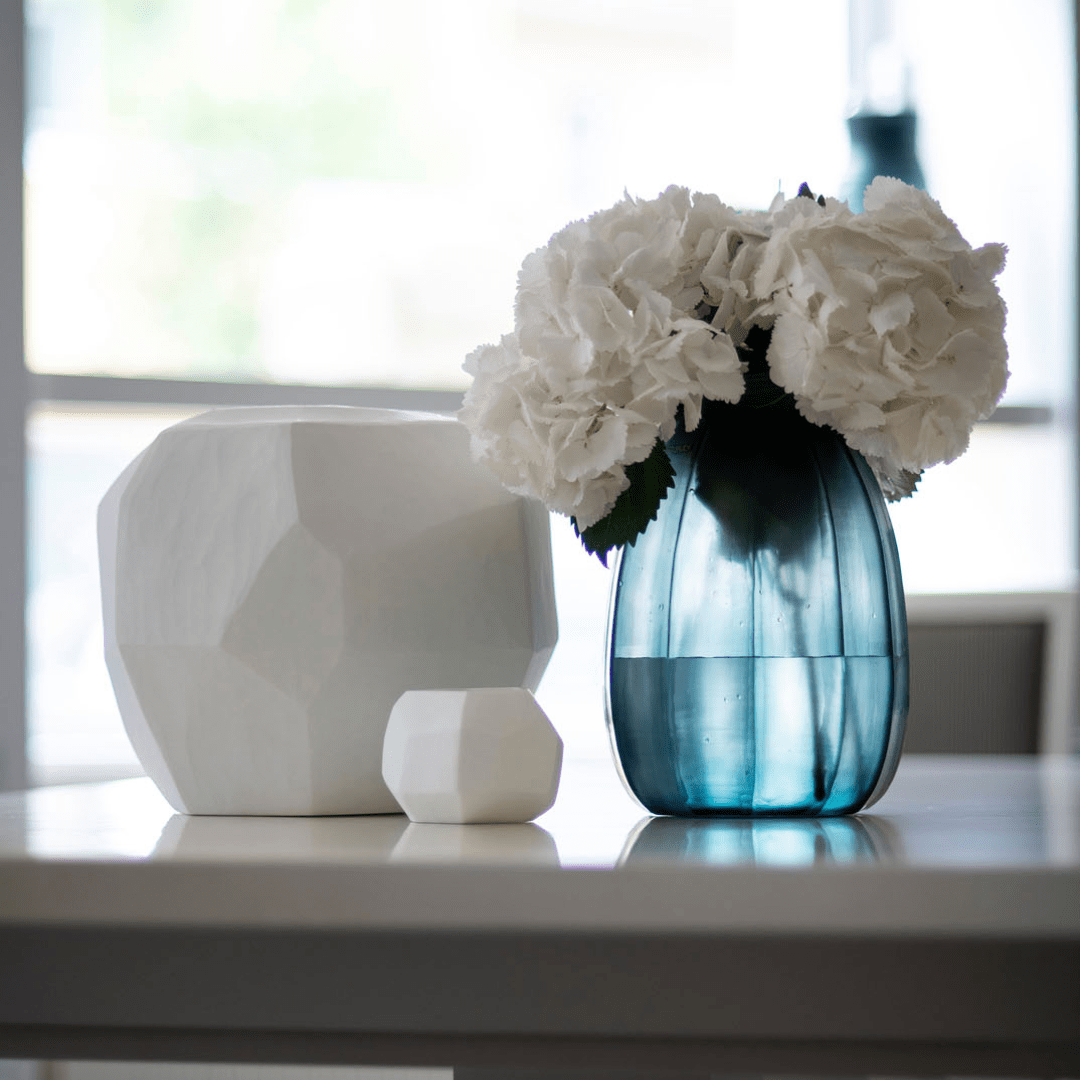 GUAXS Cubistic Round White Vase
