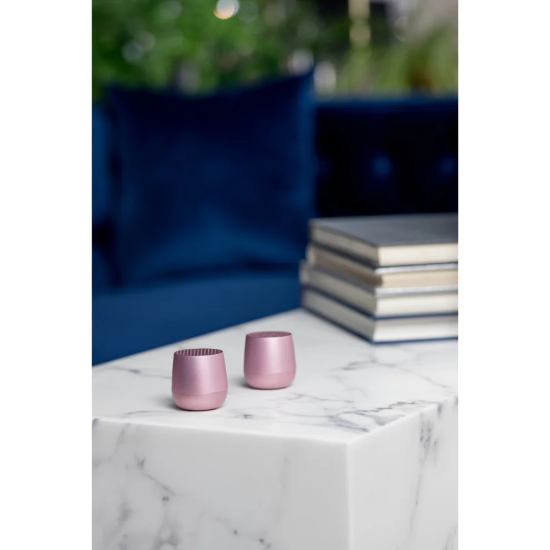 مكبر صوت LEXON MINO باللون الوردي