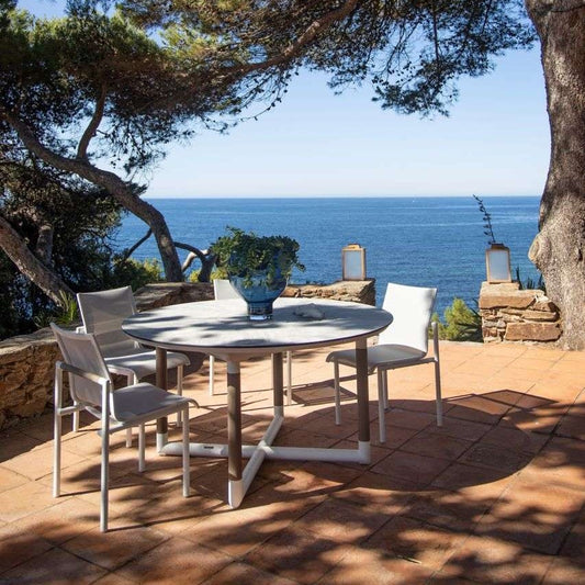 طقم طعام خارجي باستينجاج أبيض من LES JARDINS