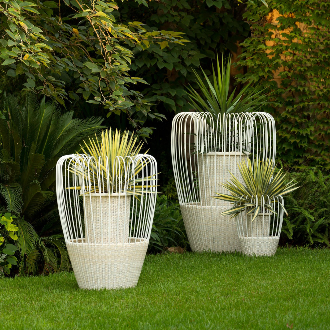 وعاء POINT MIST الأبيض المتوسط