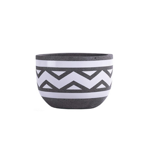 خطوط بيضاء 35 × 23 مترًا