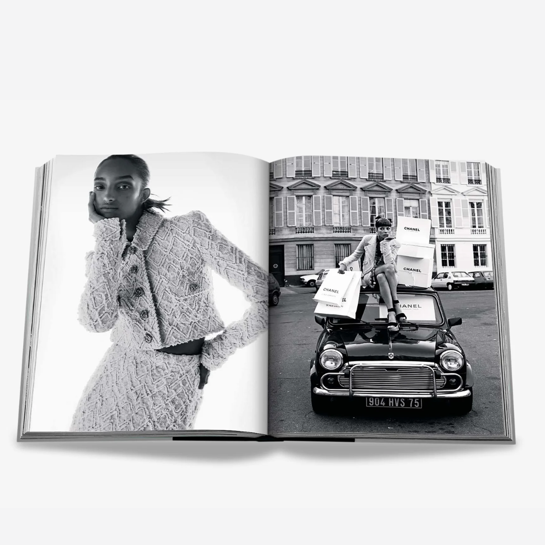 مجموعة ASSOULINE Chanel المكونة من ثلاثة كتب: أزياء، مجوهرات، عطور