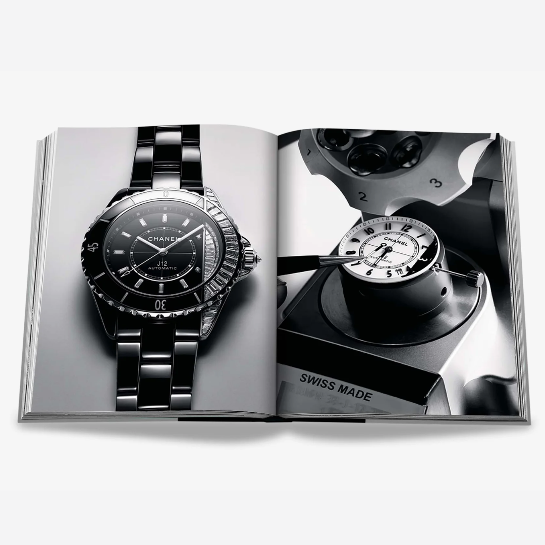 مجموعة ASSOULINE Chanel المكونة من ثلاثة كتب: أزياء، مجوهرات، عطور